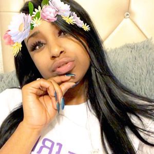 Meet your Posher, Alexis